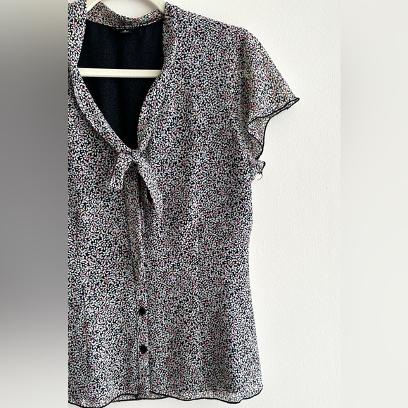 Nine West Floral Button Down Blouse, Multicolor Ribbon Tie Top, Size 6 - Picture 4 of 16